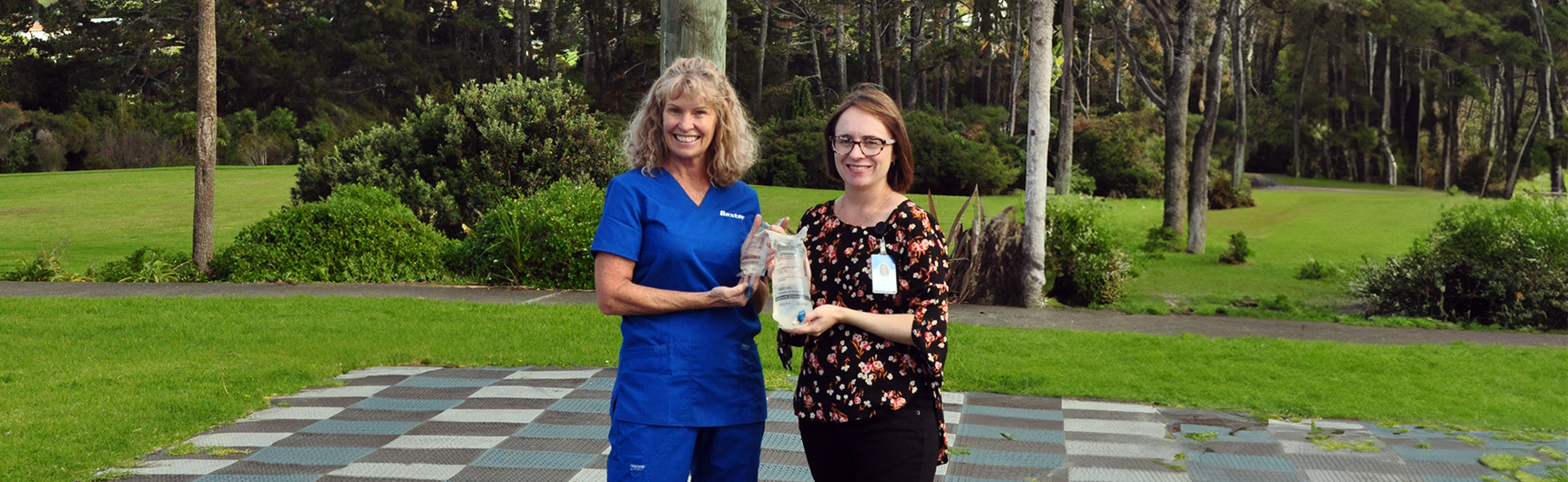 Left: Lisa Olsen, Clinical Nurse Specialist: Infection Prevention and Control, Southern Cross Brightside Hospital Right: Trudi Neill, Education and Product Specialist from Baxter Healthcare